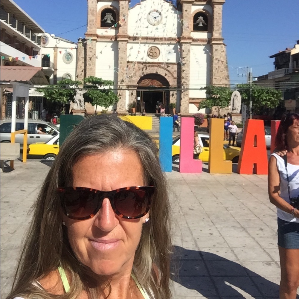 Meet your Posher, Cchristine